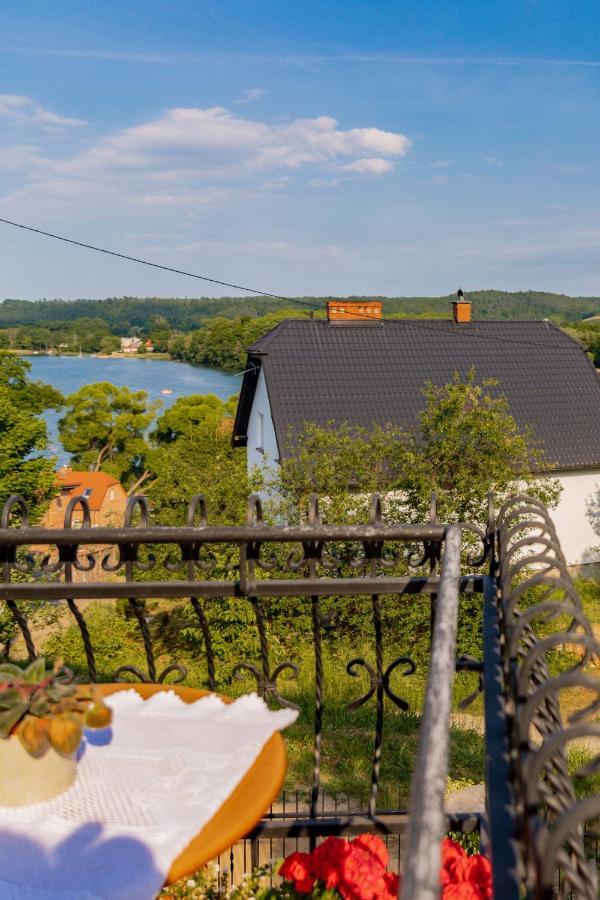 Mira - Mira Pokoje Z Widokiem Na Jezioro Chmielno Exterior photo