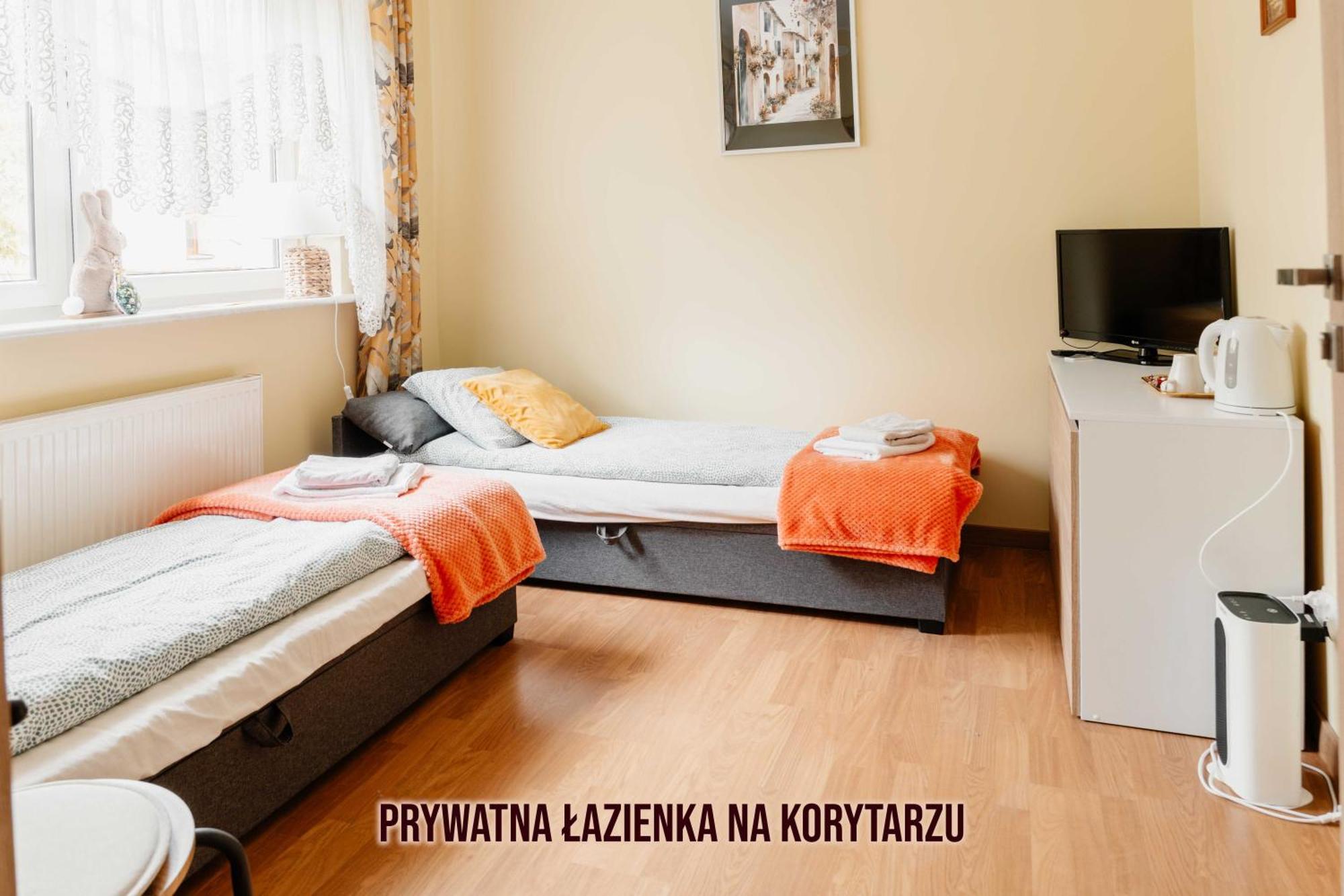 Mira - Mira Pokoje Z Widokiem Na Jezioro Chmielno Exterior photo